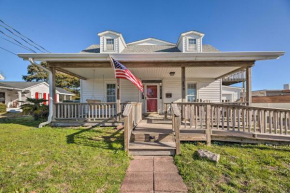 Charming Retreat with Water View, Walk to Downtown